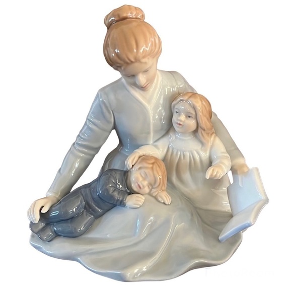 Avon Other - 1984 AVON A Mothers Touch Porcelain Figurine Vintage Mothers Day